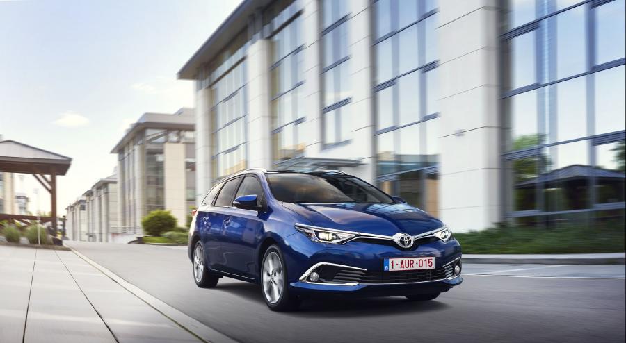  Toyota Auris Tourer Sports 2015 года  (фото 27 из 30)